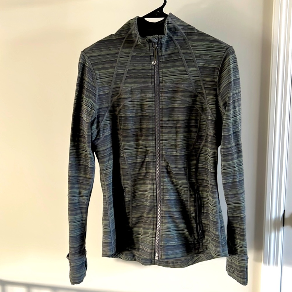 Lululemon jacket size 10
